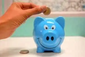 Mehr über den Artikel erfahren 18 aktuelle Spartipps 2023 – Über 1000€ Ersparnis im Jahr